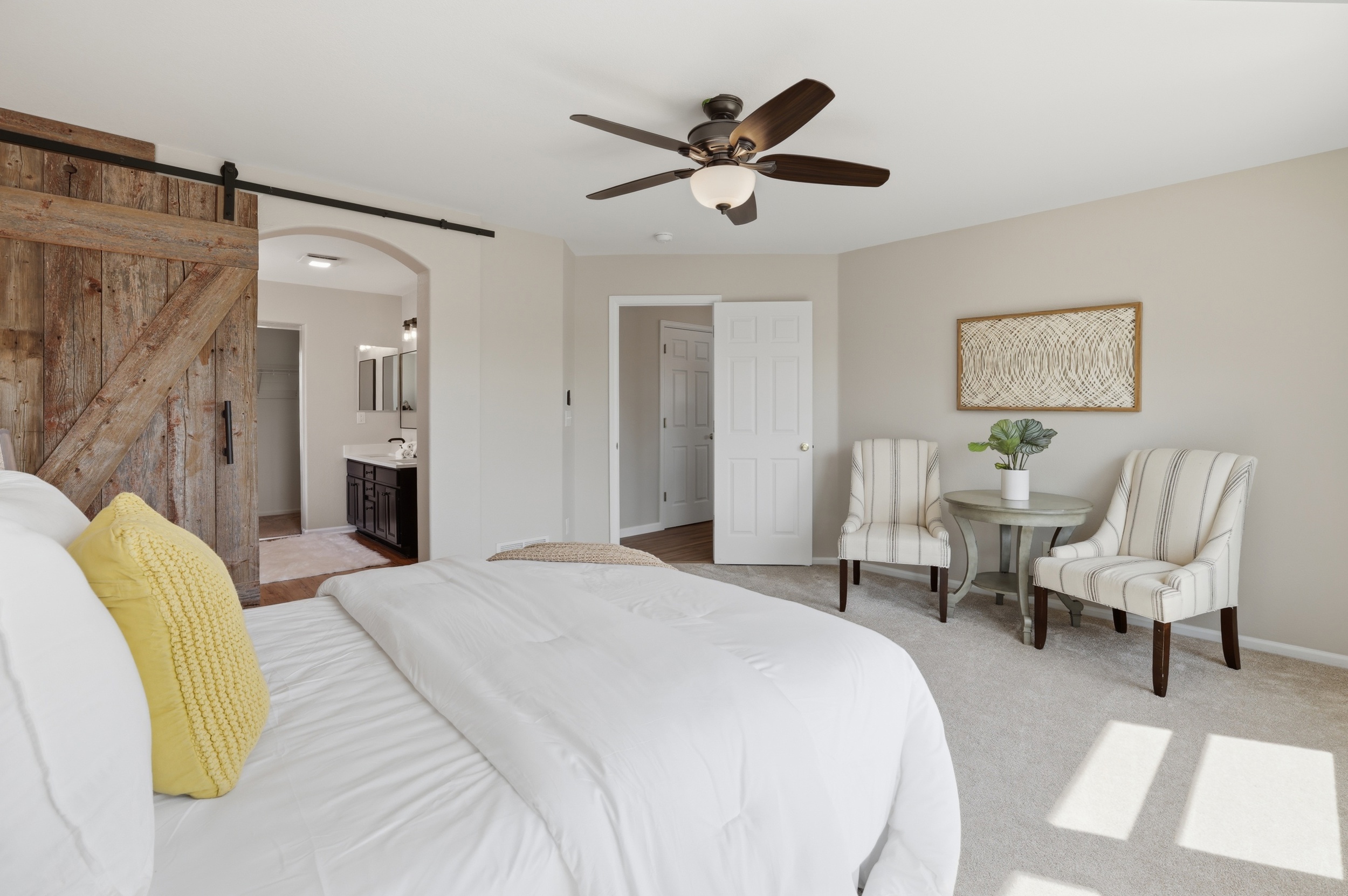 Featured listing video preview thumbnail